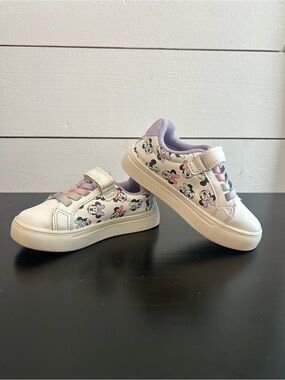Disney White Minnie Mouse Sneakers with Pastel Rainbow Accents